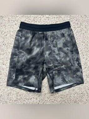 Nike Dri-FIT Mens Woven Yoga Shorts Small Drawstring Gray Running DV9634-010